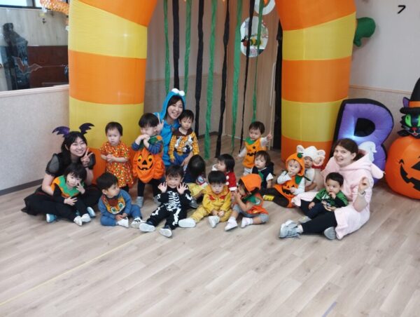 caterpillars halloween class photo