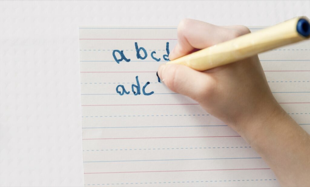 Why do children write letters backward? Daily life NOBORDERS